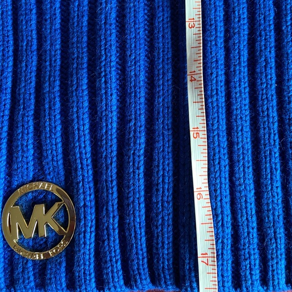 Used once Michael Kors scarf and beanie! - Picture 6 of 8